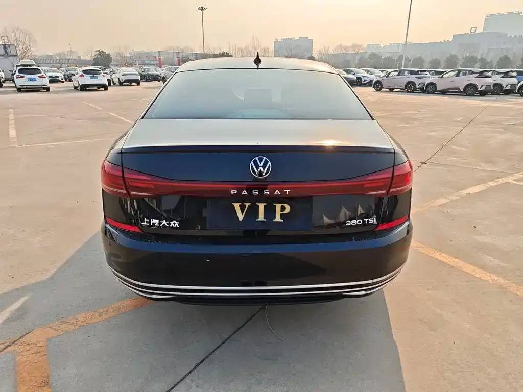 Volkswagen Passat — фото 3