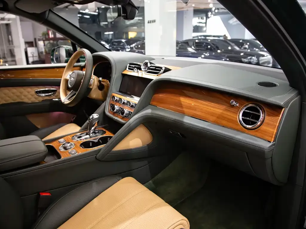 Bentley Bentayga 2021 из CN, фото 5
