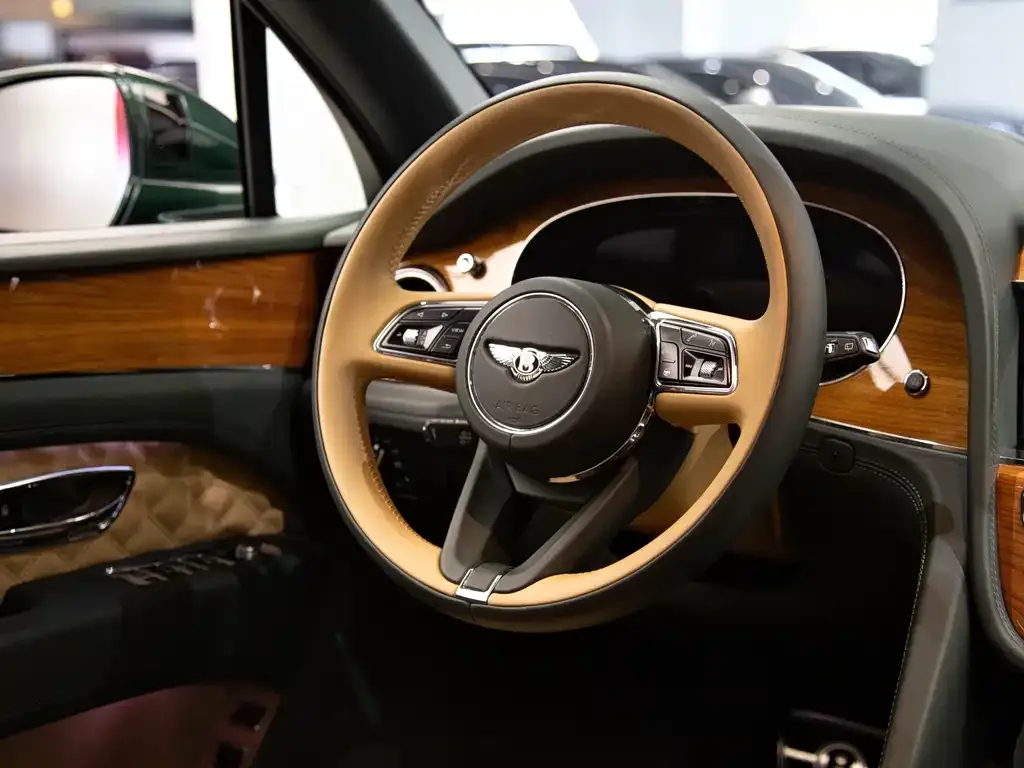 Bentley Bentayga 2021 из CN, фото 9