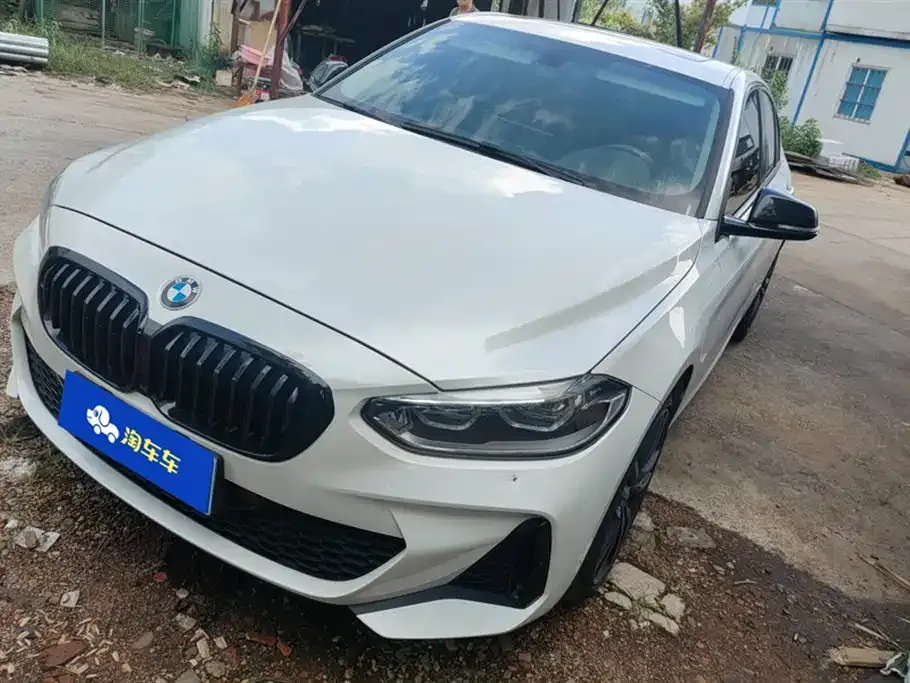 BMW 1 Series 2023 из CN, фото 1