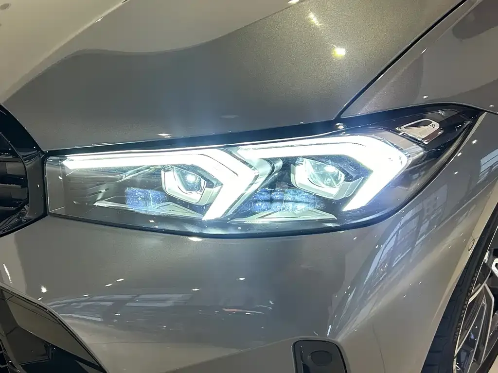 BMW 3 Series 2023 из CN, фото 10