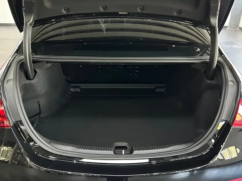 Mercedes-Benz C-Class 2023 из CN, фото 2