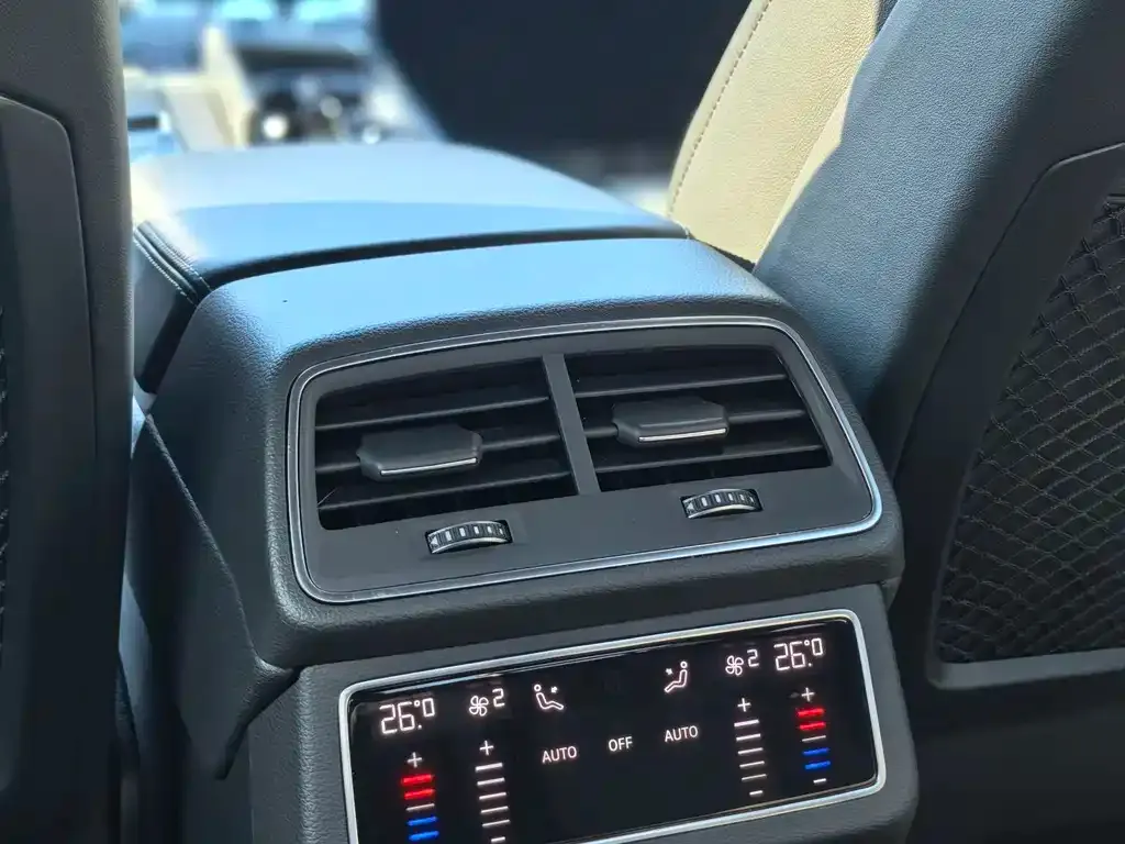 Audi A6L 2024 из CN, фото 2