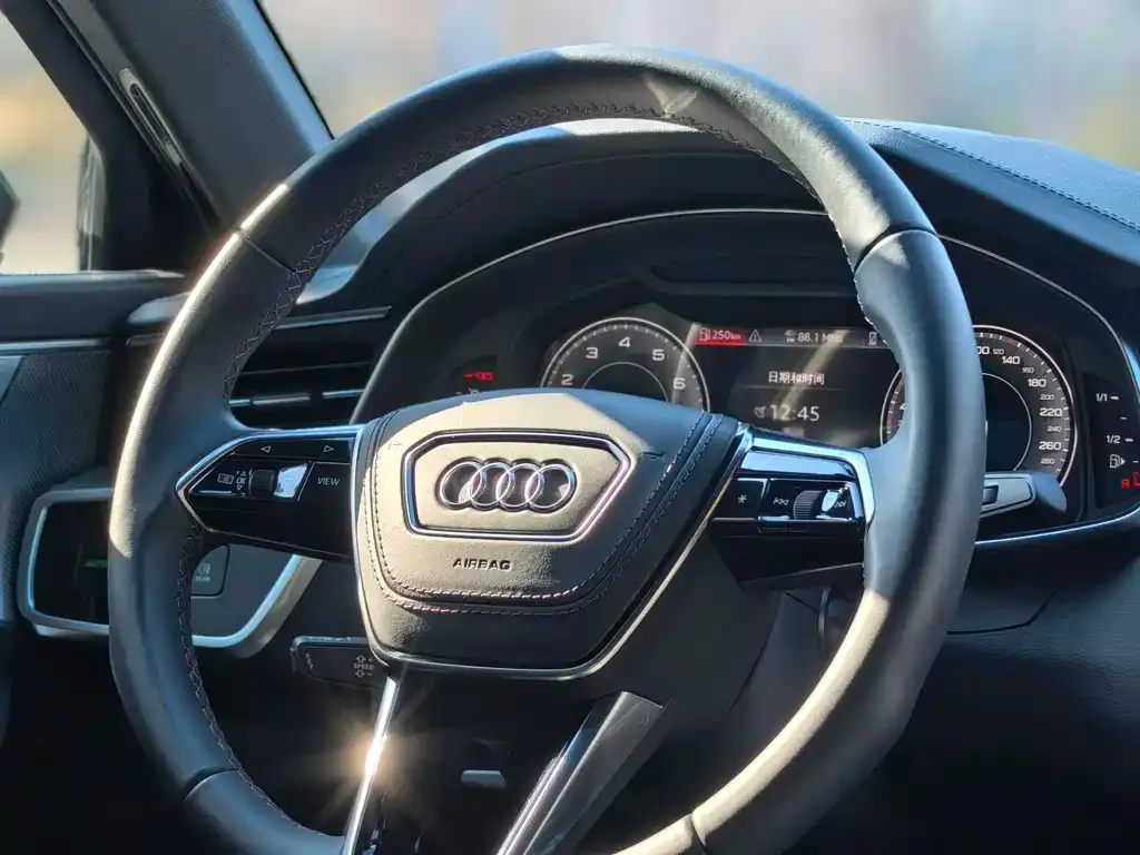 Audi A6L 2024 из CN, фото 4