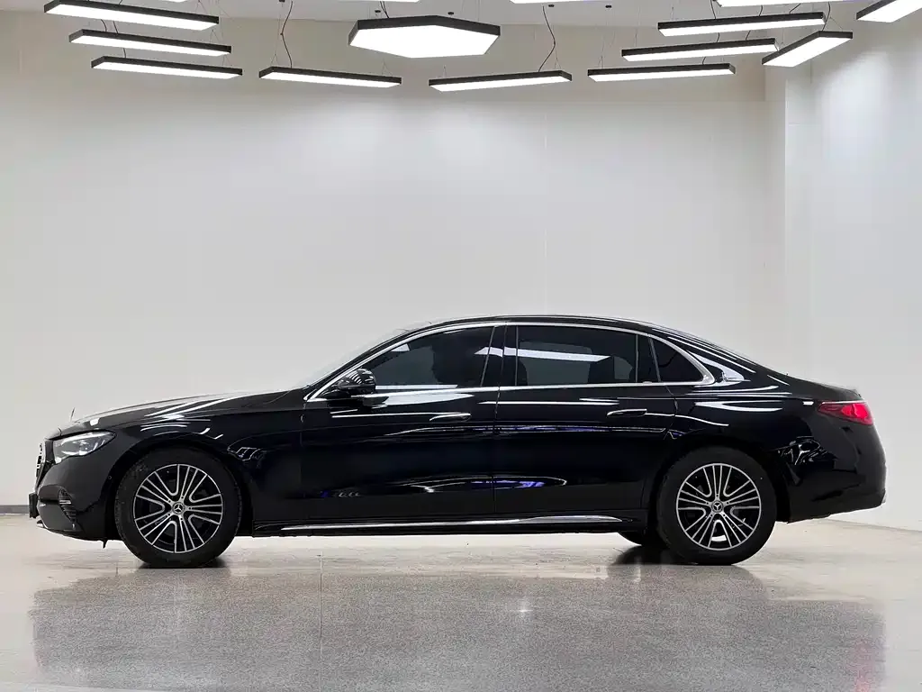 Mercedes-Benz E-Class 2025 из CN, фото 10