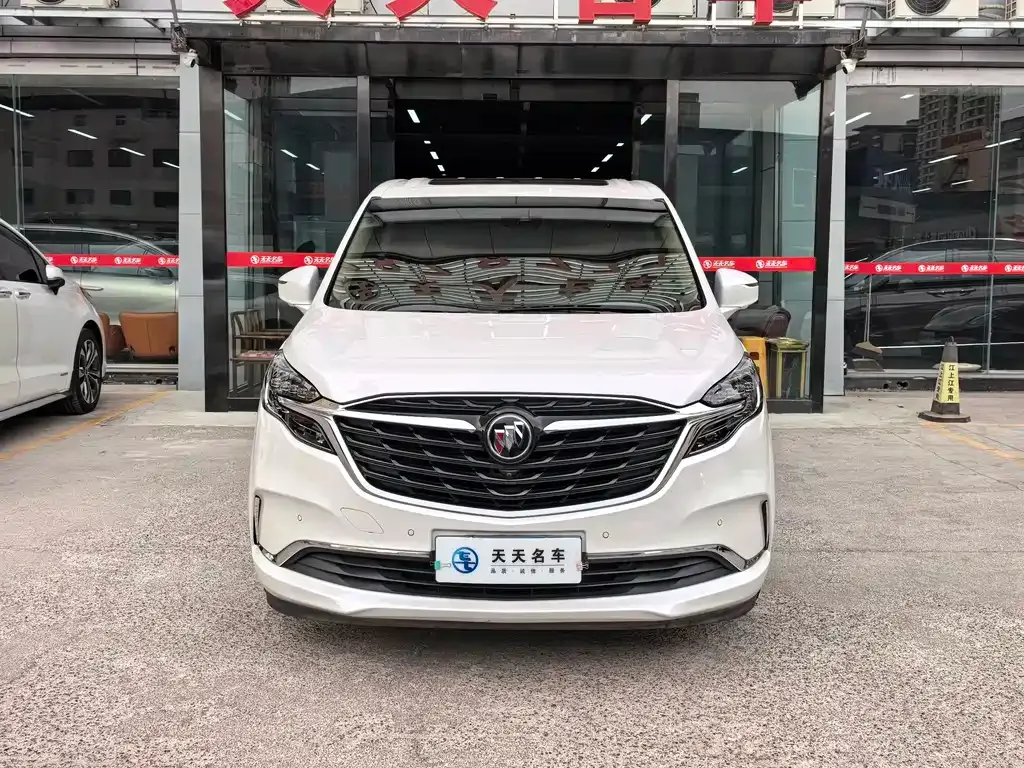 Buick GL8 2021 из CN, фото 2