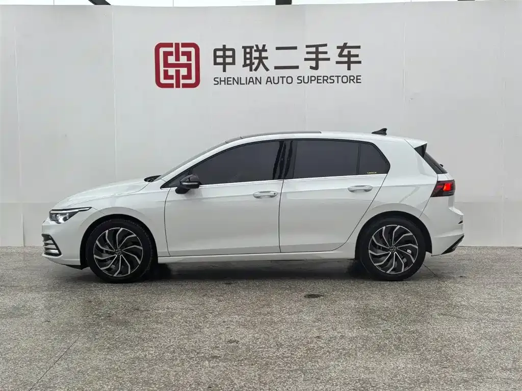 Volkswagen Golf 2024 из CN, фото 3