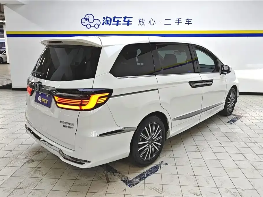 Honda Elysion 2023 из CN, фото 8