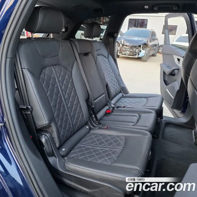 Audi Q7 2023 из KR, фото 3