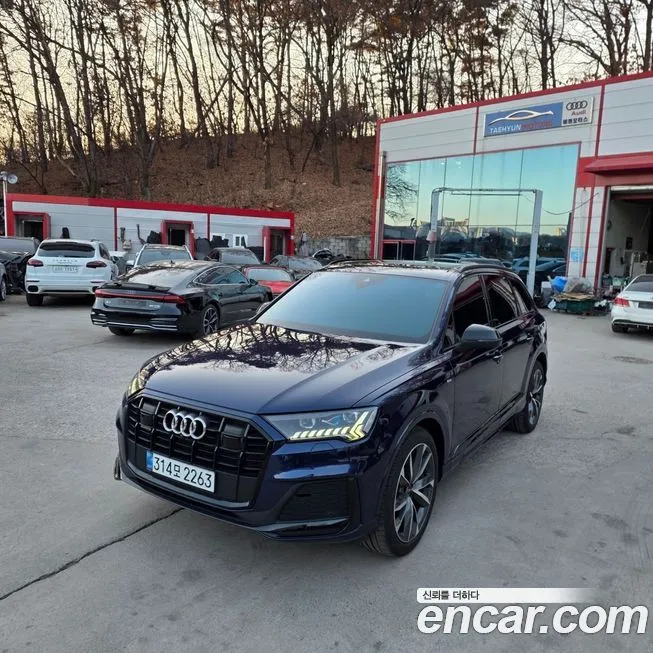 Audi Q7 2023 из KR, фото 4