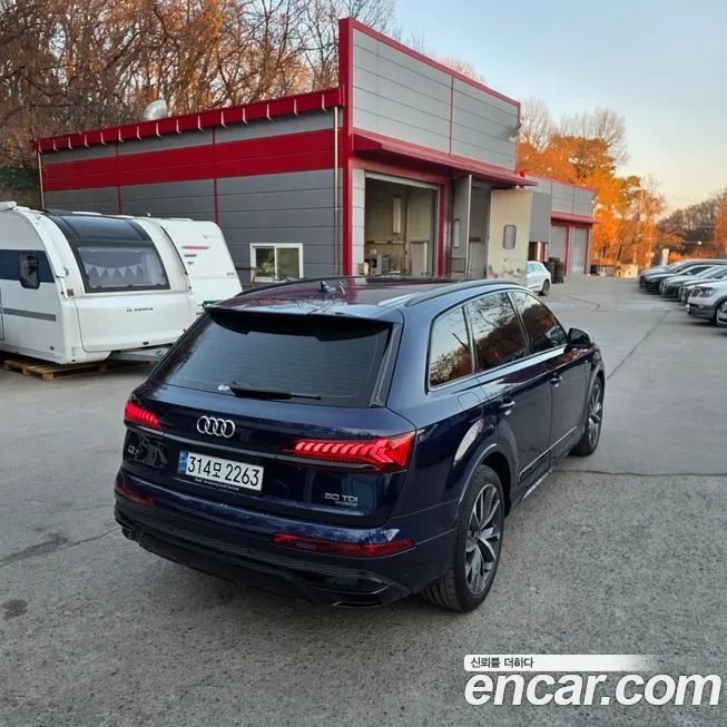 Audi Q7 2023 из KR, фото 10