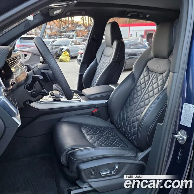 Audi Q7 2023 из KR, фото 2