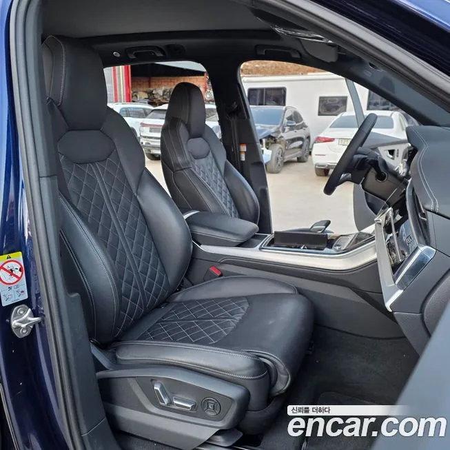 Audi Q7 2023 из KR, фото 5