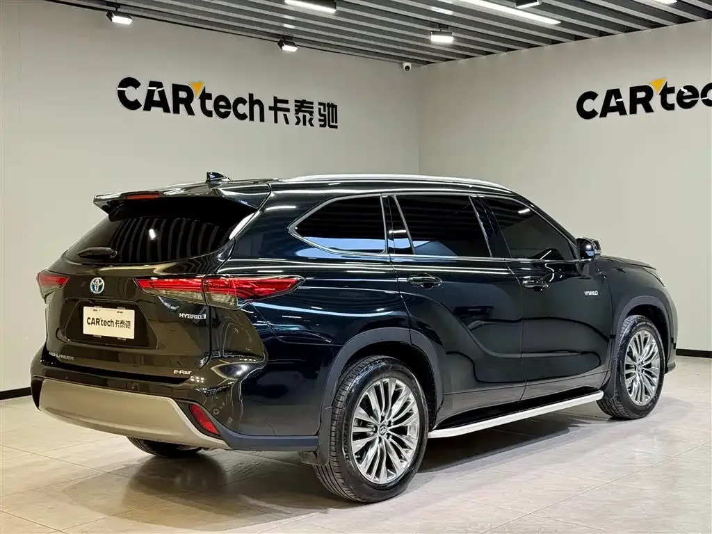 Toyota Highlander — фото 4