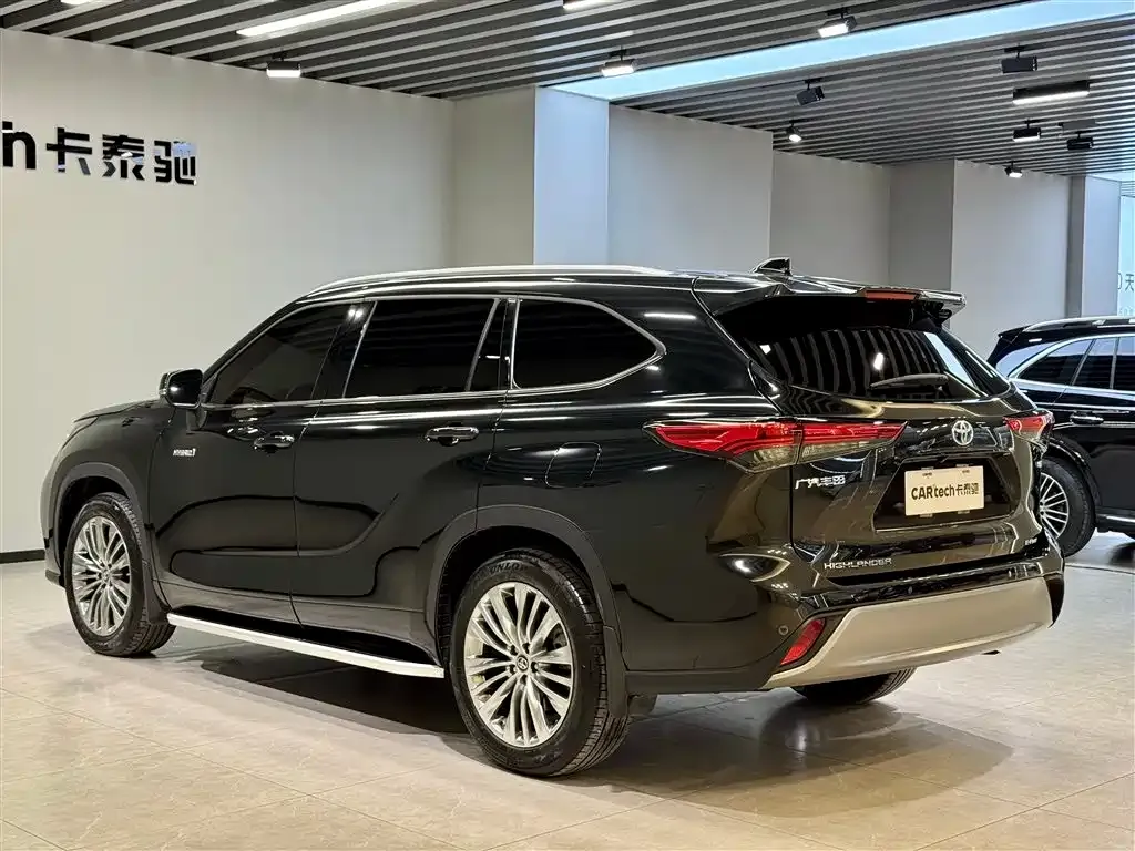 Toyota Highlander — фото 10