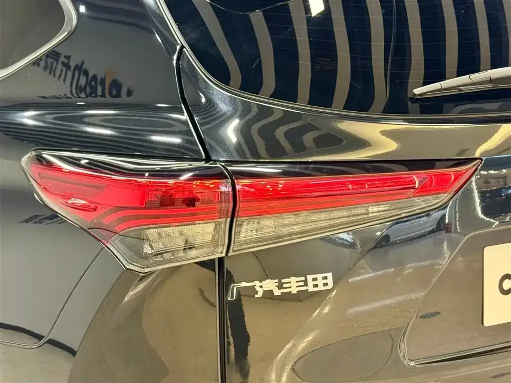Toyota Highlander — фото 2