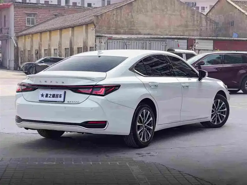 Lexus ES 2025 из CN, фото 3
