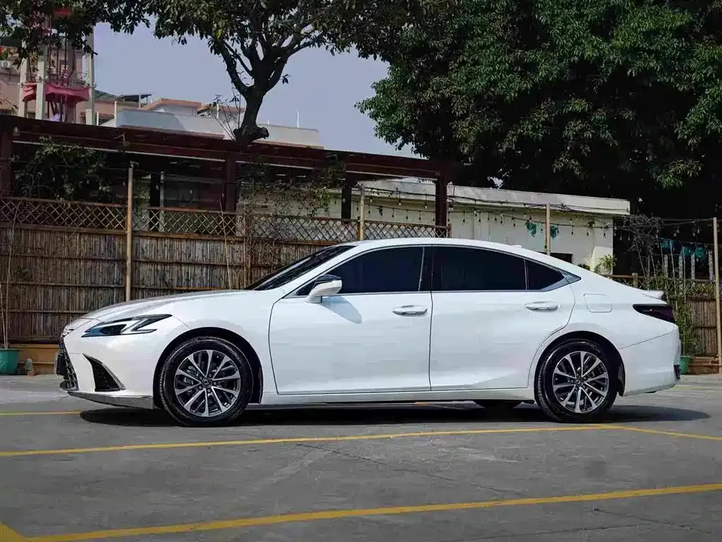 Lexus ES 2025 из CN, фото 10
