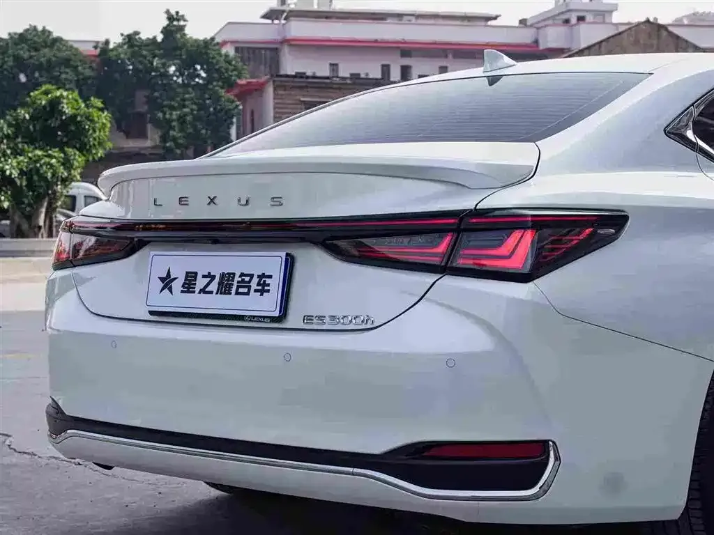 Lexus ES 2025 из CN, фото 8