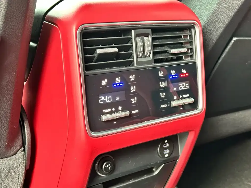 Porsche Cayenne Hybrid 2022 из CN, фото 2