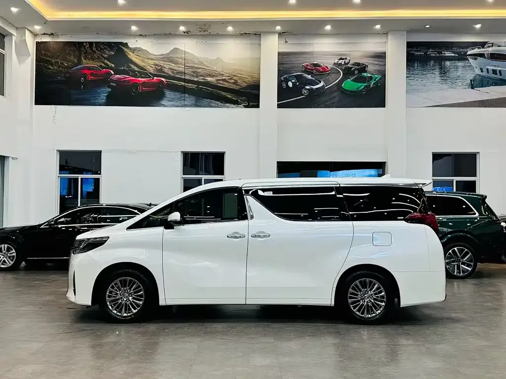 Toyota Alphard 2023 из CN, фото 3