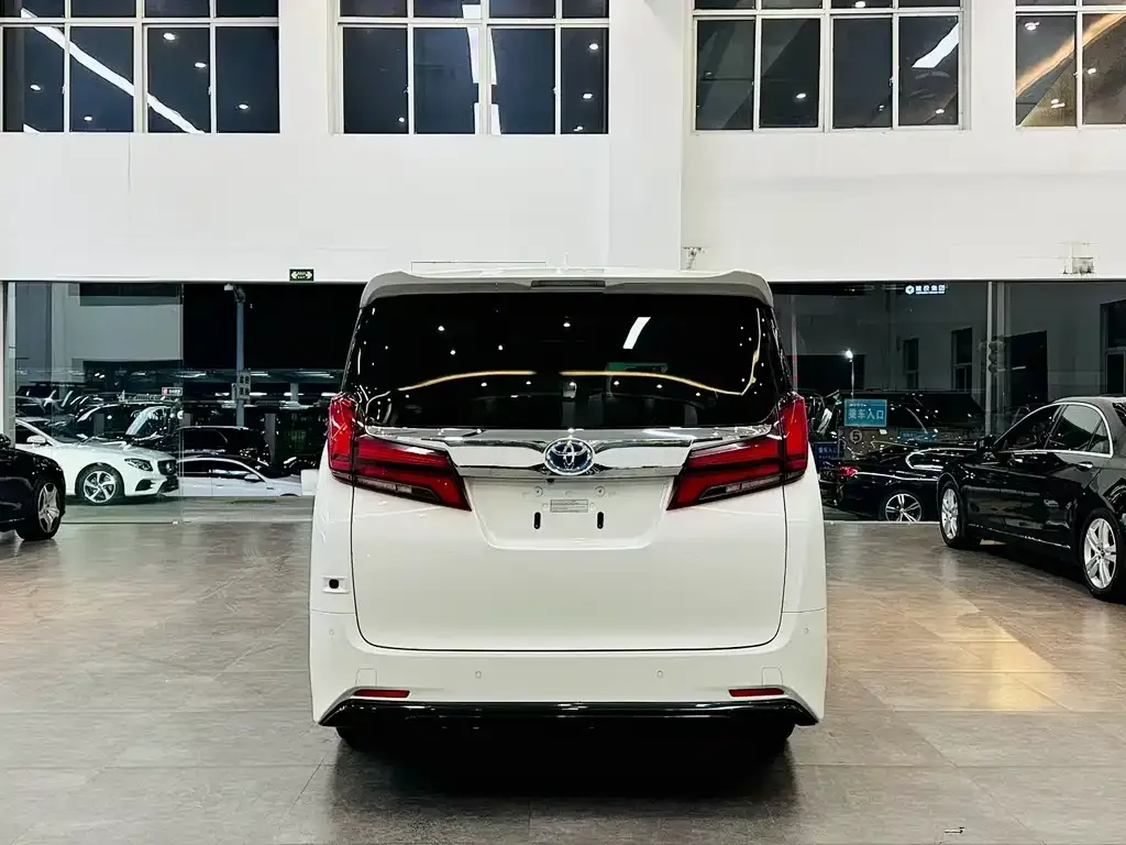 Toyota Alphard 2023 из CN, фото 5