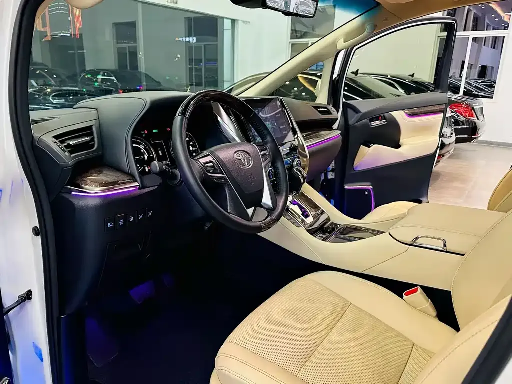 Toyota Alphard 2023 из CN, фото 6