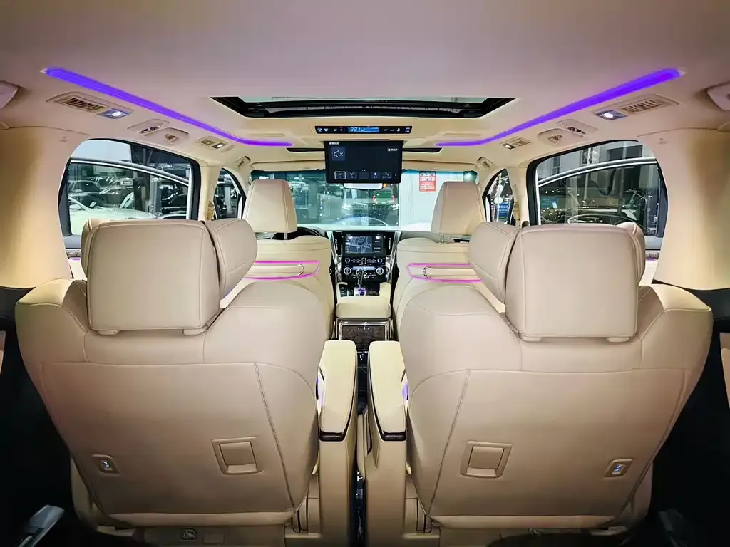 Toyota Alphard 2023 из CN, фото 4