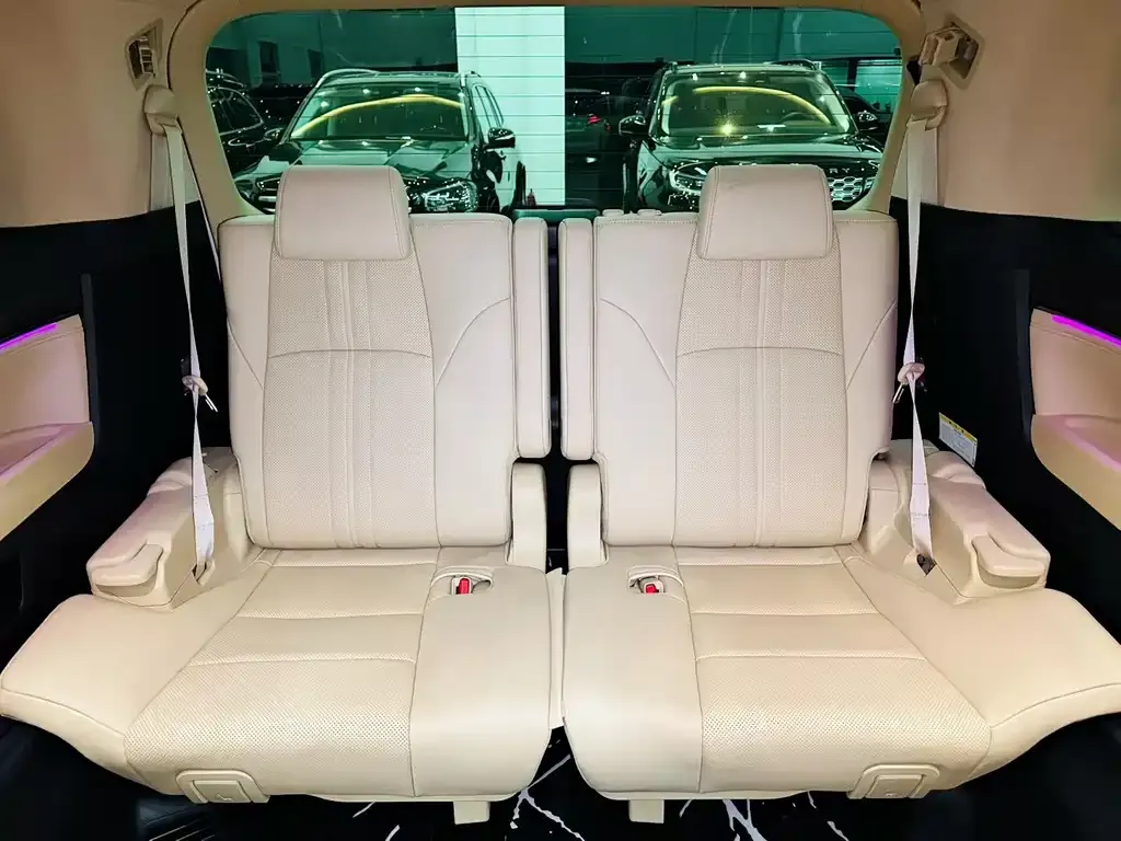 Toyota Alphard 2023 из CN, фото 2