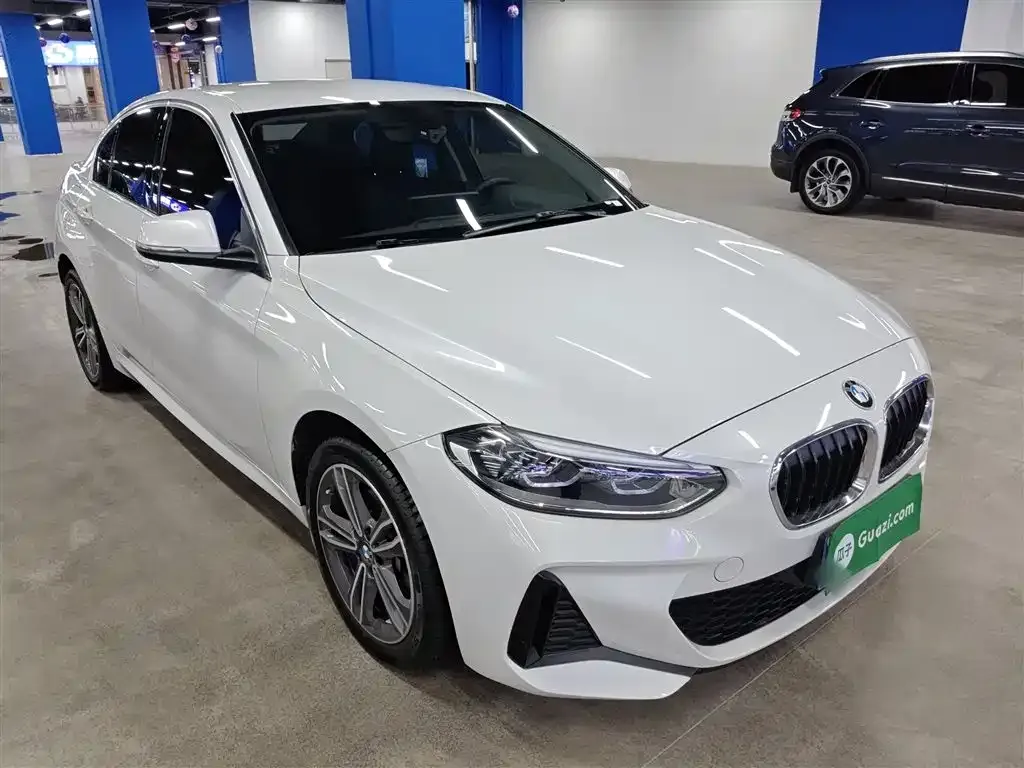 BMW 1 Series 2023 из CN, фото 3