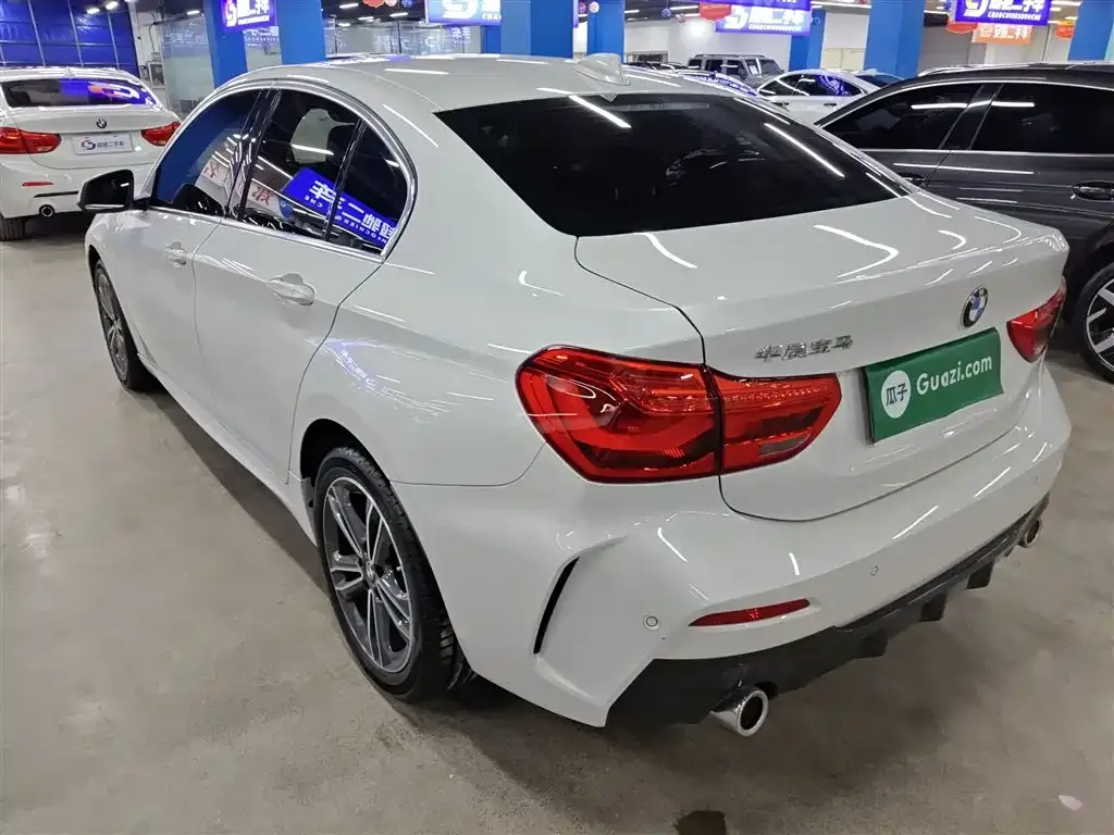 BMW 1 Series 2023 из CN, фото 9