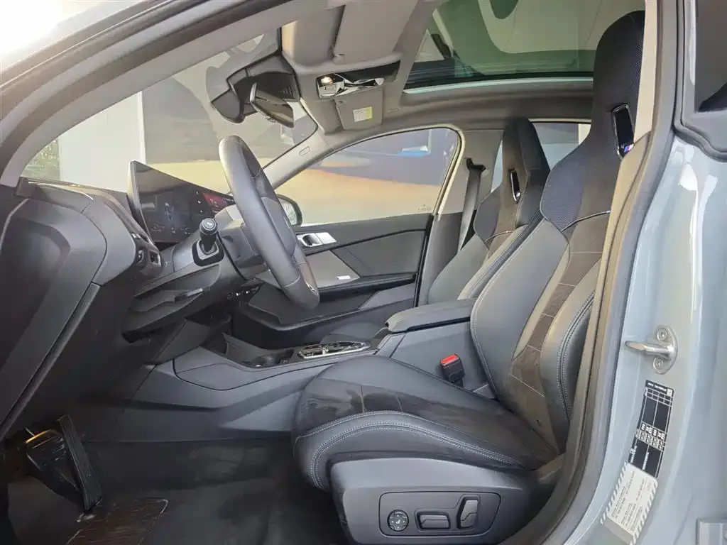 BMW 2 Series 2025 из CN, фото 8
