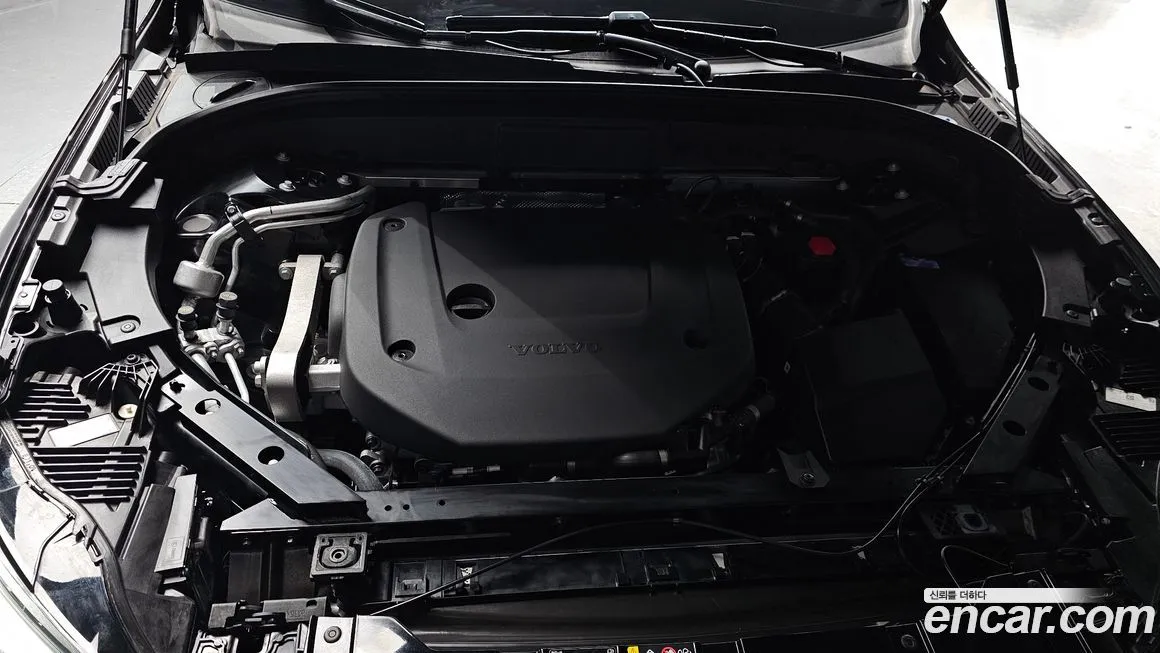 Volvo XC60 — фото 10