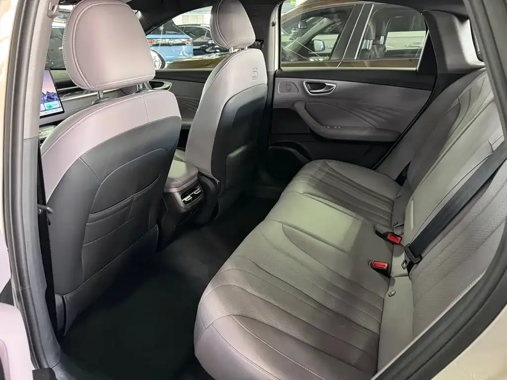 Roewe M7 DMH 2025 из CN, фото 6