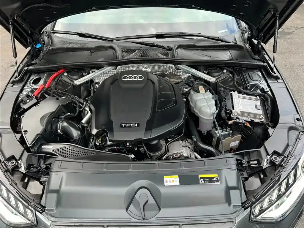 Audi A4L 2021 из CN, фото 5