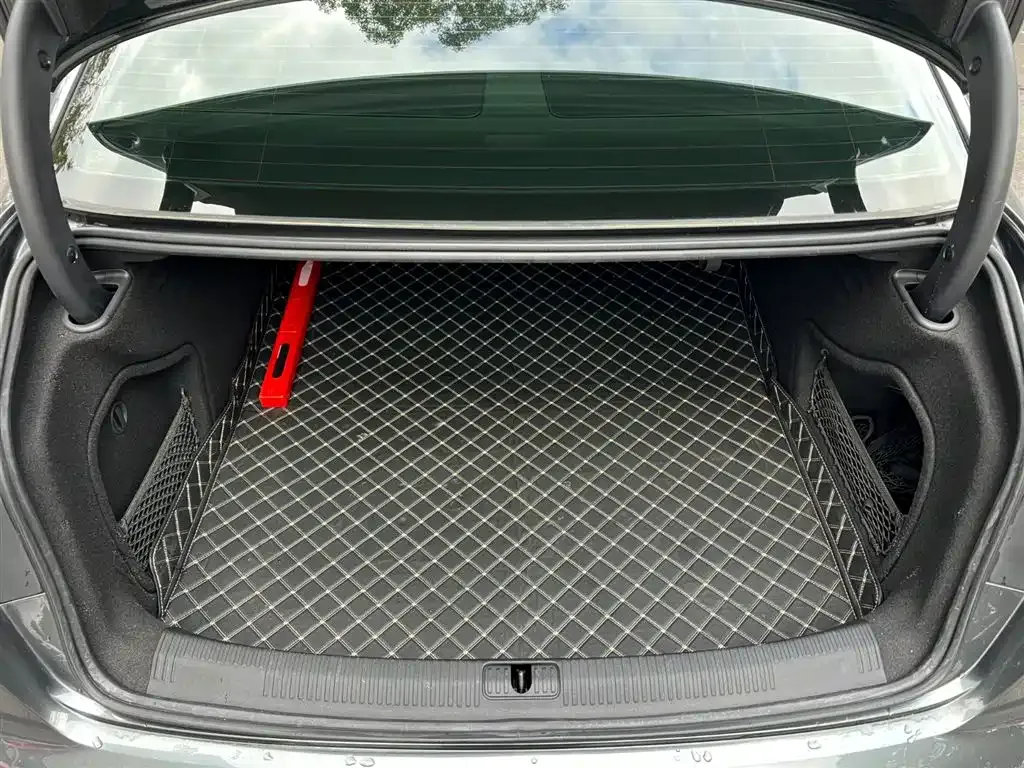 Audi A4L 2021 из CN, фото 8