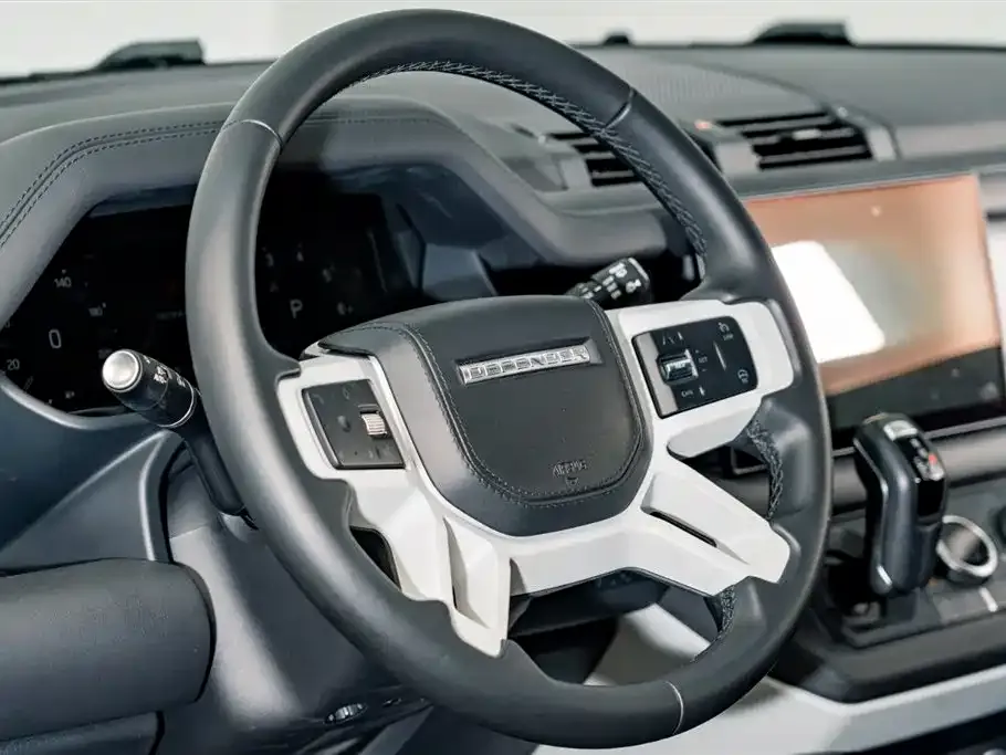 Land Rover Defender — фото 10
