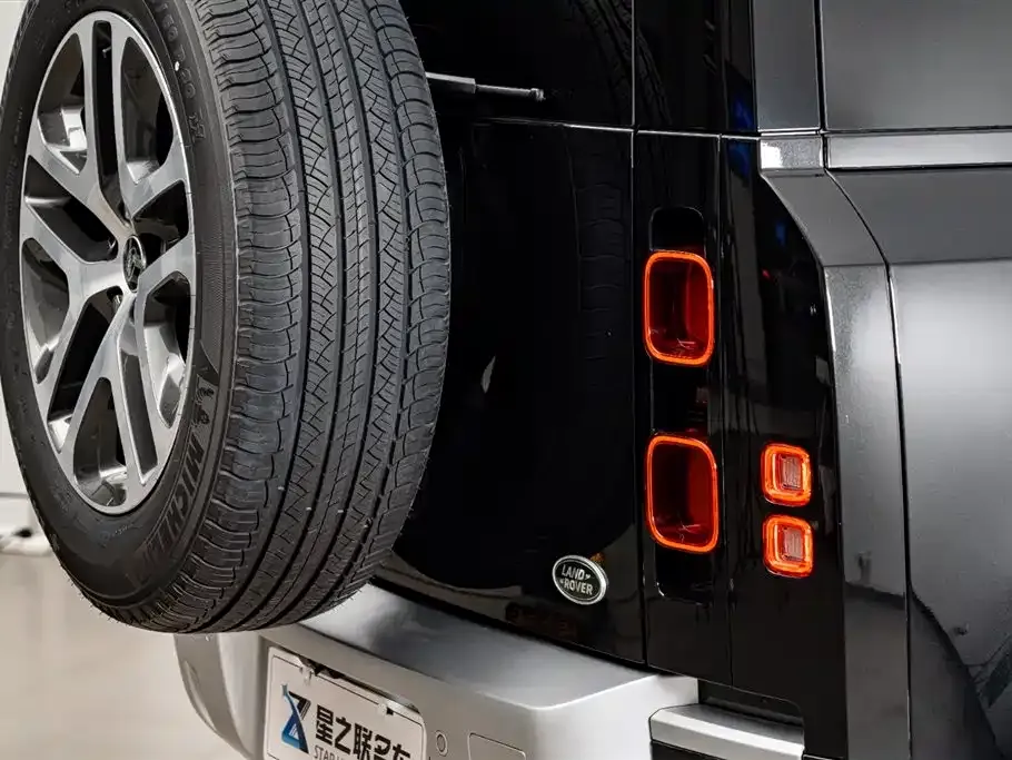 Land Rover Defender — фото 2