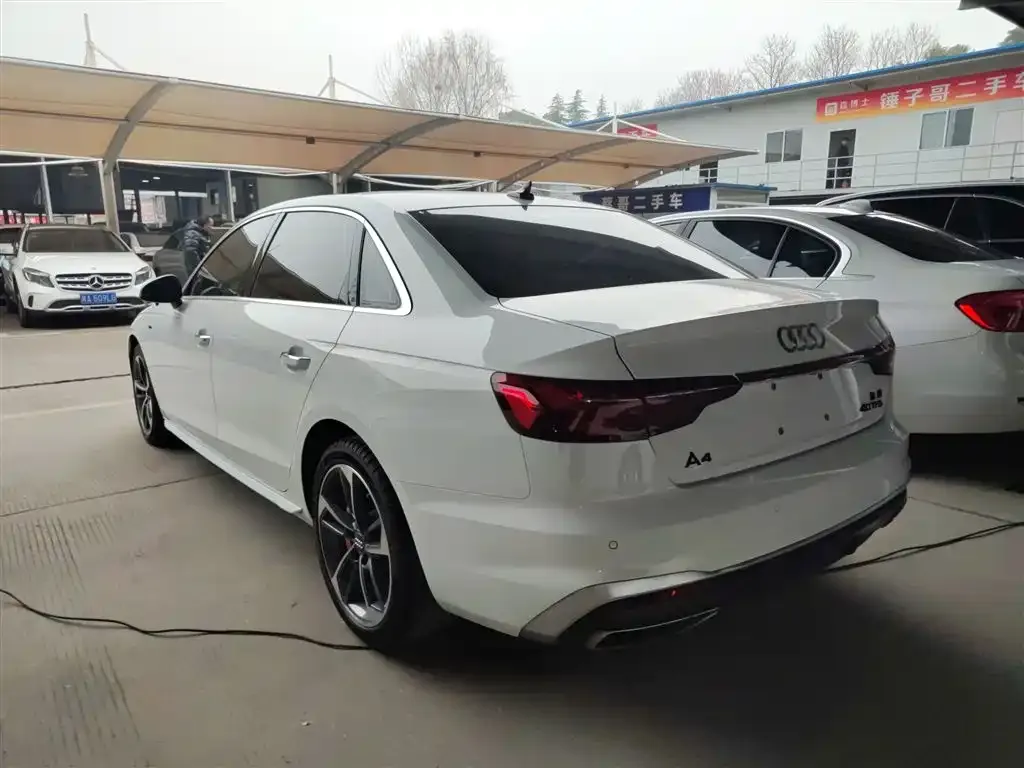 Audi A4L 2023 из CN, фото 8