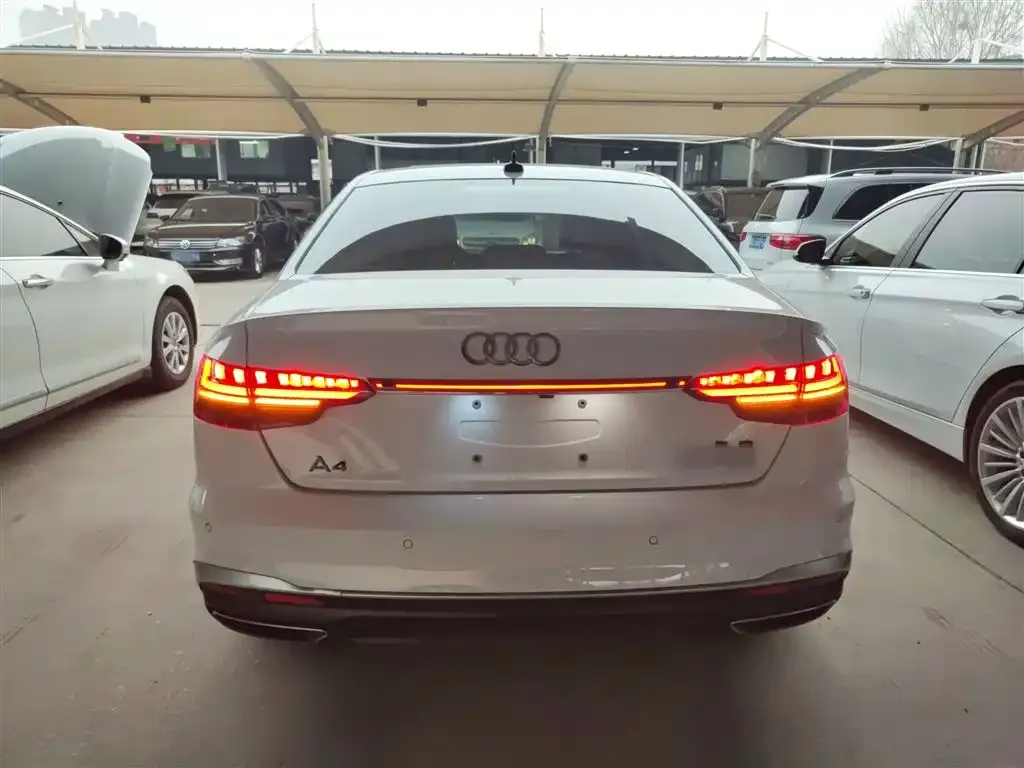 Audi A4L 2023 из CN, фото 10