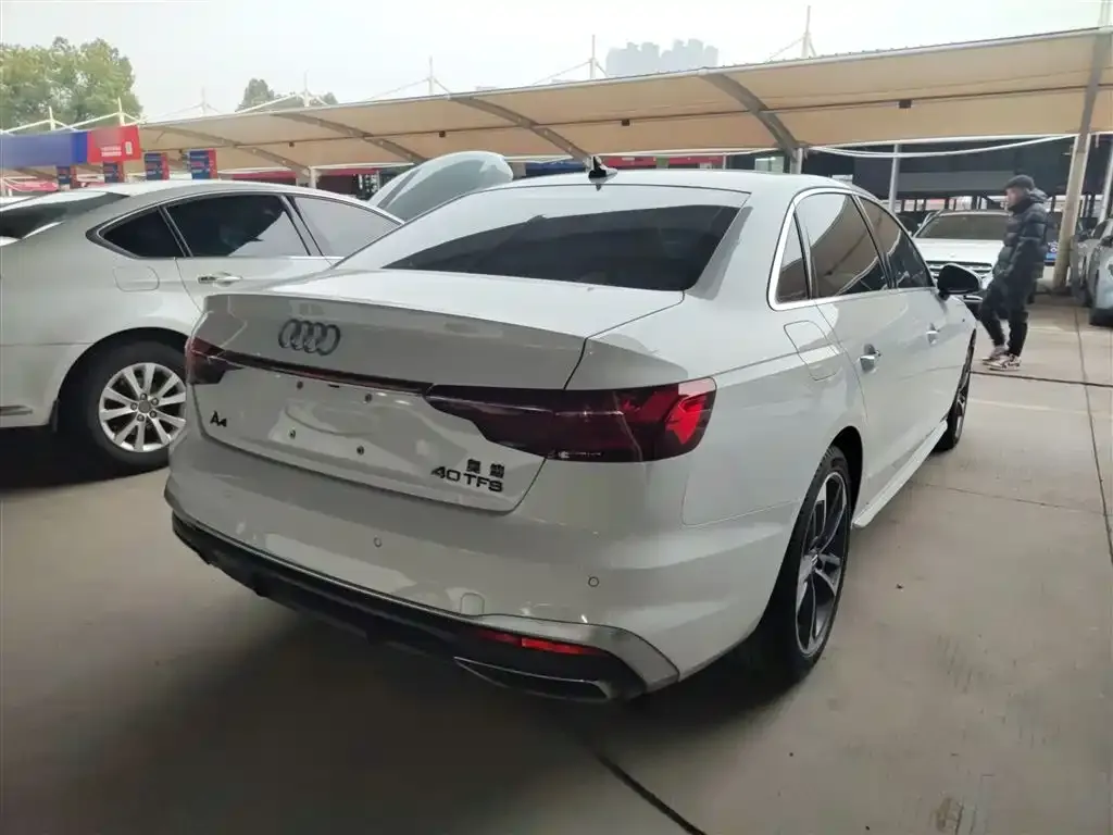 Audi A4L 2023 из CN, фото 2