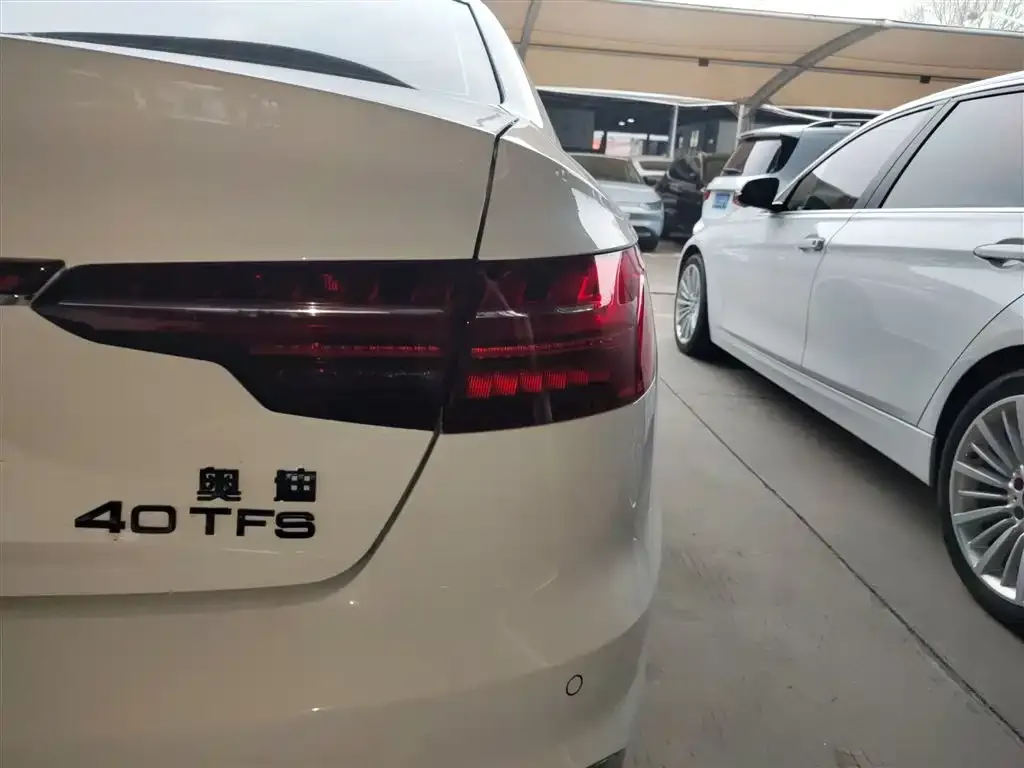 Audi A4L 2023 из CN, фото 3