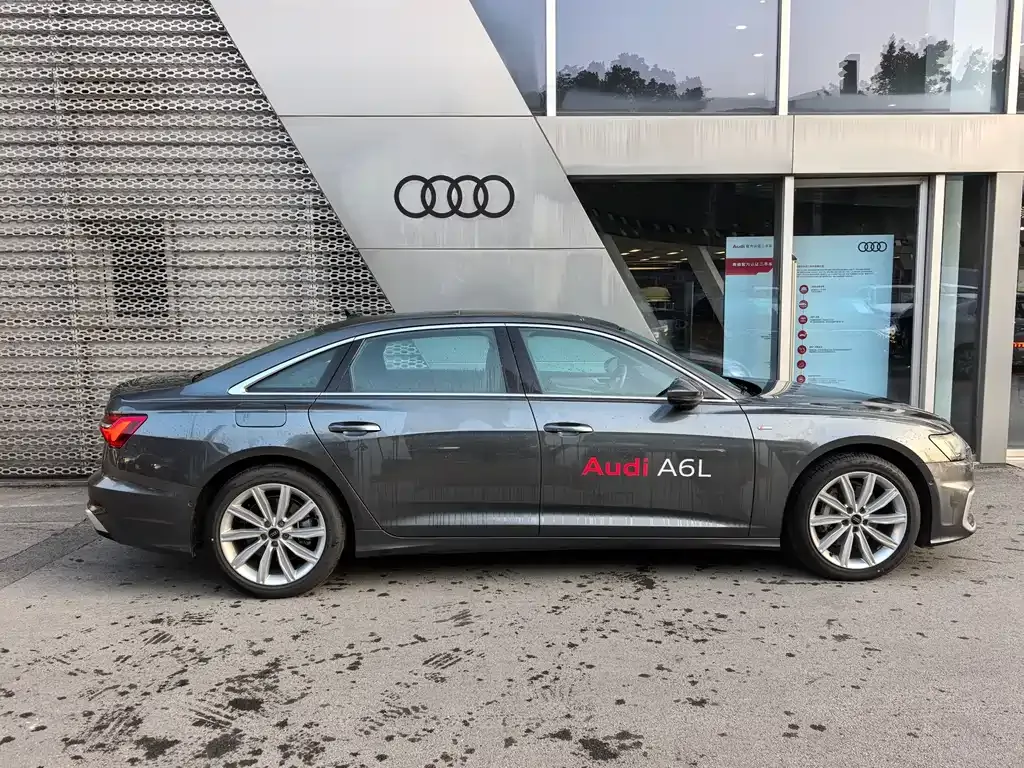 Audi A6L 2024 из CN, фото 7