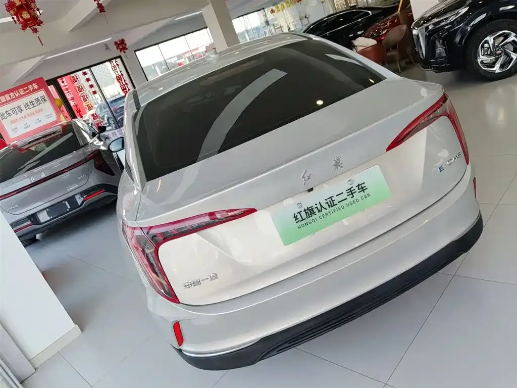 Hongqi E-QM5 — фото 4