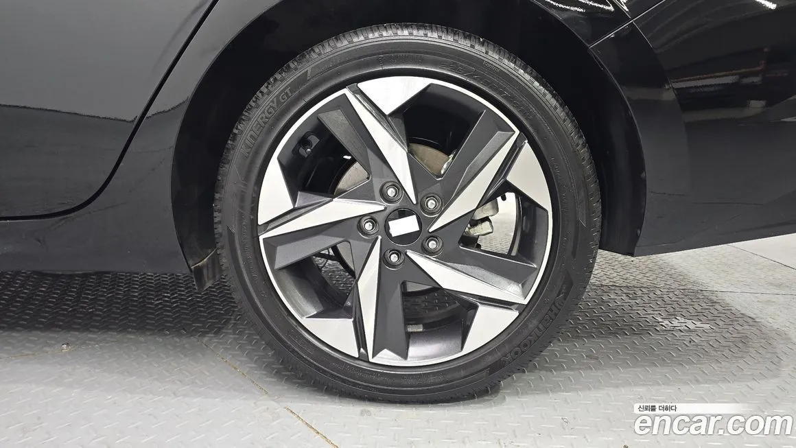 Hyundai AVANTE — фото 4