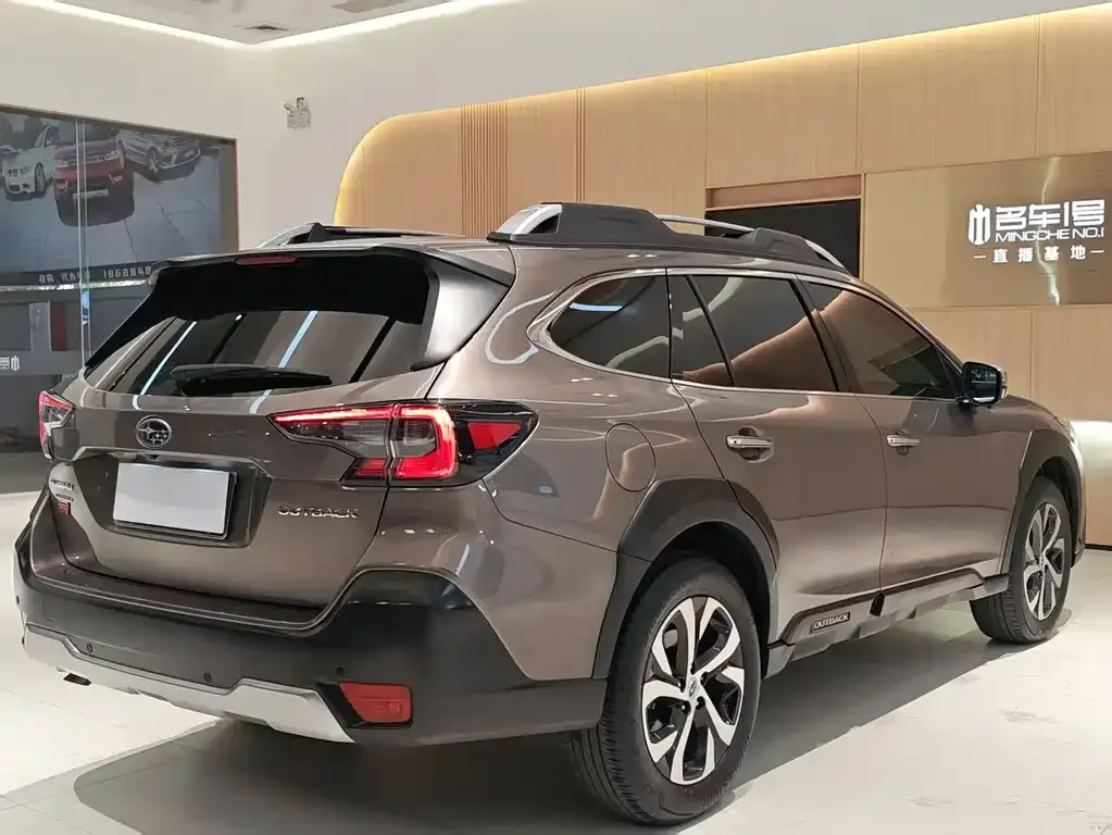 Subaru Outback 2022 из CN, фото 3
