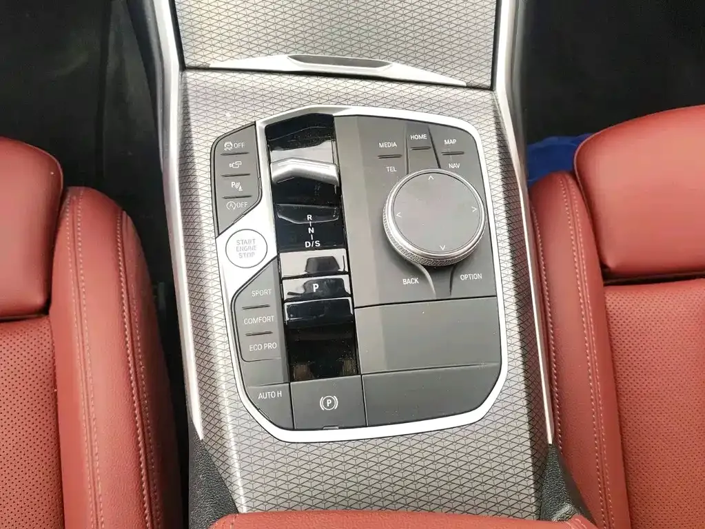 BMW 3 Series 2024 из CN, фото 9