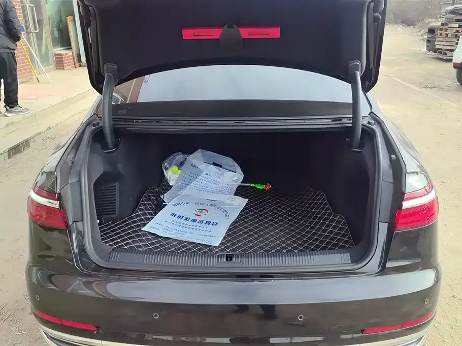 Audi A8 2021 из CN, фото 8