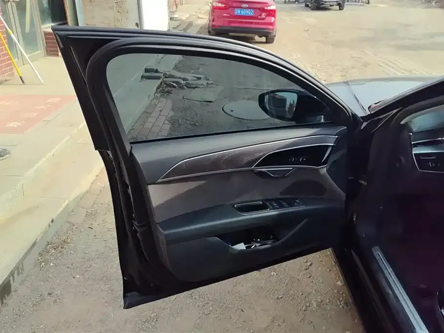 Audi A8 2021 из CN, фото 10
