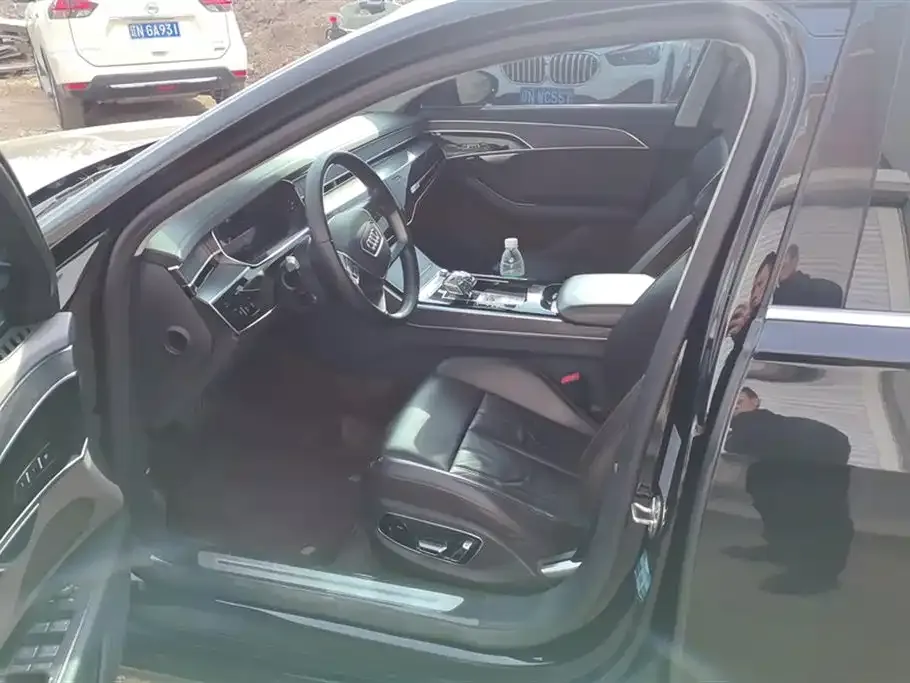Audi A8 2021 из CN, фото 2